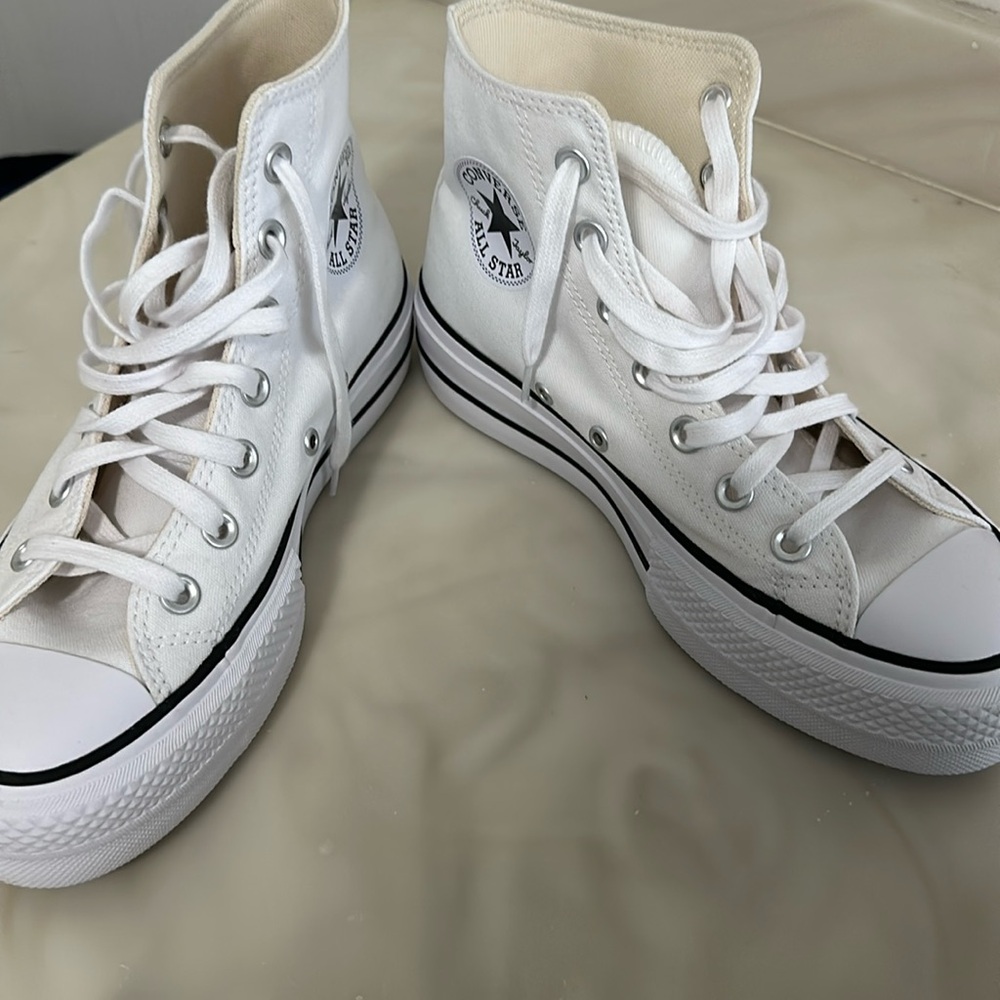 new platform converse🤍